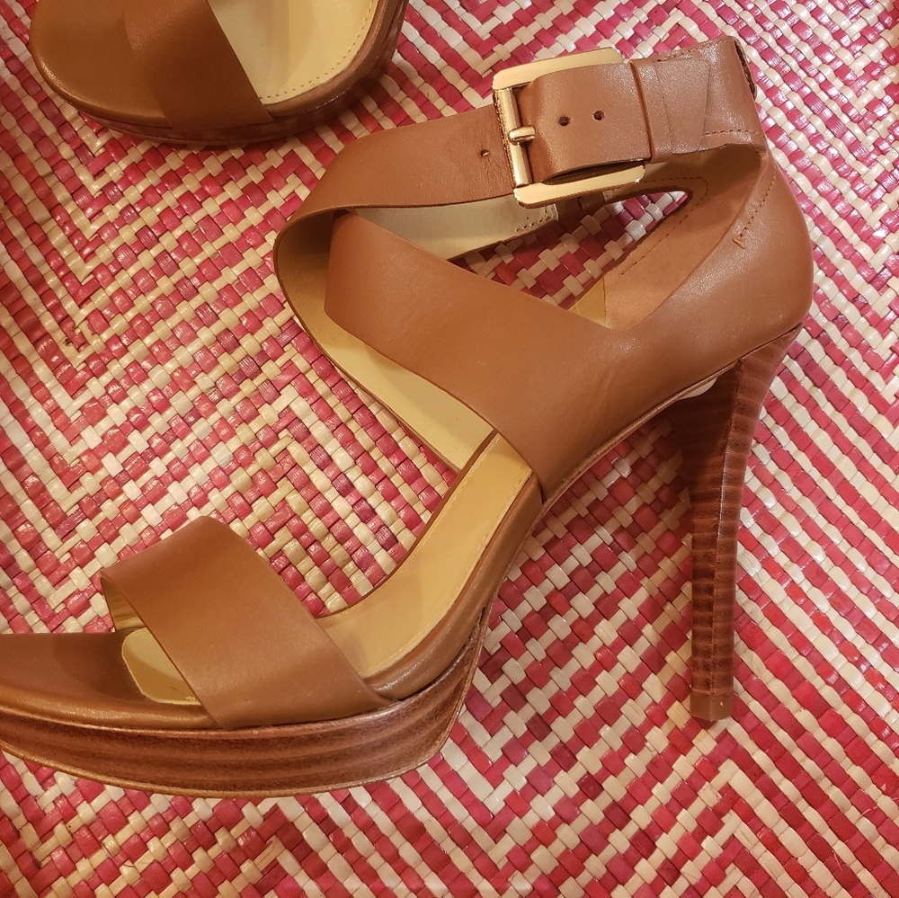 NWOT Brown Michael Kors Heels with Gold Buckle